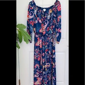 Beautiful flowy dress.